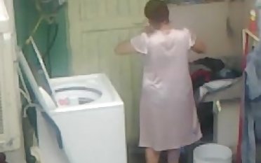 Spying Neighbour - Mature Ass Washing - Butt Voyeur