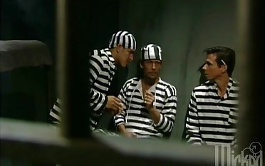 Three inmates team up to fuck one busty slattern - Chasey Lain